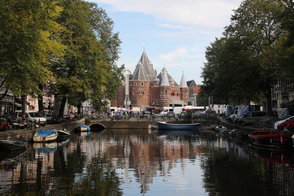 A304 Romantic Seaship In Top Center Amsterdam Exterior foto